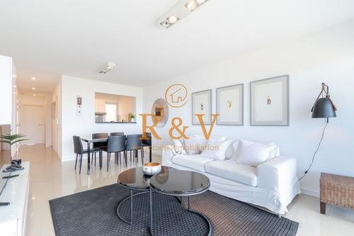 Imagen 15 de 28 de Apartamento De Tres Dormitorios En Suite En Alquiler Con Vista El Mar En Primera Lãnea Playa Brava