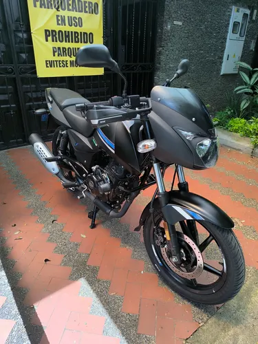 Pulsar 180 Fi Negro Mate
