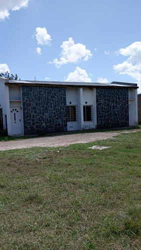 Quinta En Venta - 8 Dormitorios 5 Baños - Cocheras - 14.800mts2 - Salto