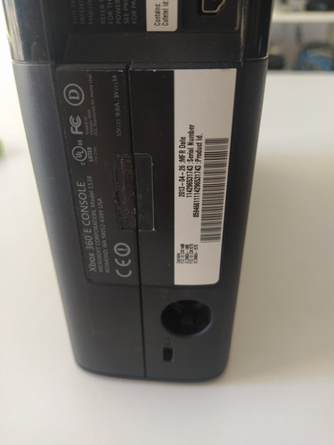 Xbox 360 Slim Stingray + Juego. Sin Cables, Solo Consola
