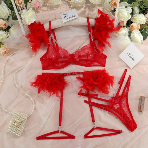 Elegantes Conjuntos De Ropa Interior De Plumas Y Encaje Con