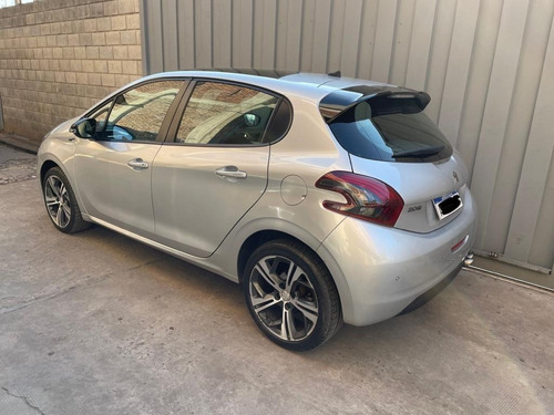 Imagen 3 de 10 de Peugeot 208 Gt 2017