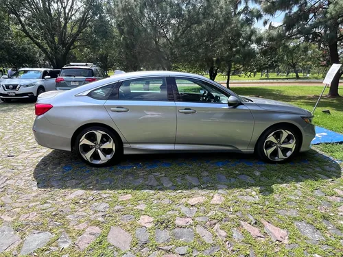 Honda Accord 2.0 Touring At