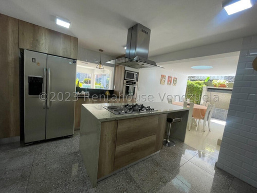 Casa En Venta En Colinas De Bello Monte Remodelada Caracas Areas Sociales Seguridad