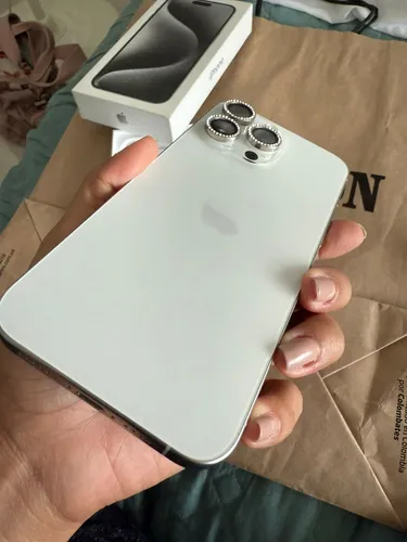 Apple iPhone 15 Pro Max (256 Gb) - Titanio Blanco (Usado)