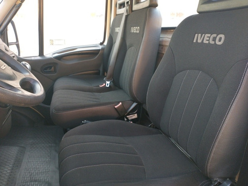 Imagem 10 de 15 de Iveco Daily Daily 35s14 Ano 2016