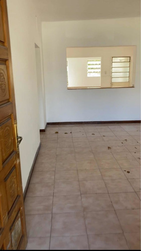 Oportunidad Inversión - Hermosa Casa 2 Dorm., Living, Cocina, Lavadero, 2 Baños, De 100 M2 Mas Patio, Super Luminosa, En Venado Tuerto