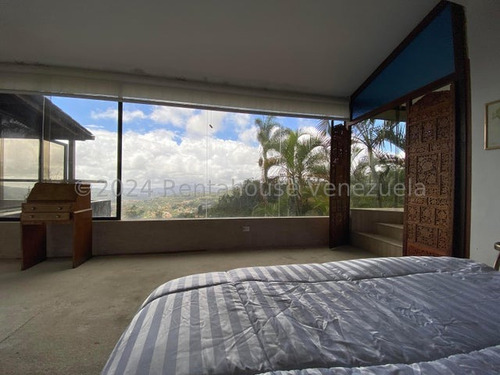 Dp - La Lagunita Country Club , Espectacular Casa 1000 M², Con Una Arquitectura Muy Especial ,hermosa Vista, Excelentes Áreas Sociales