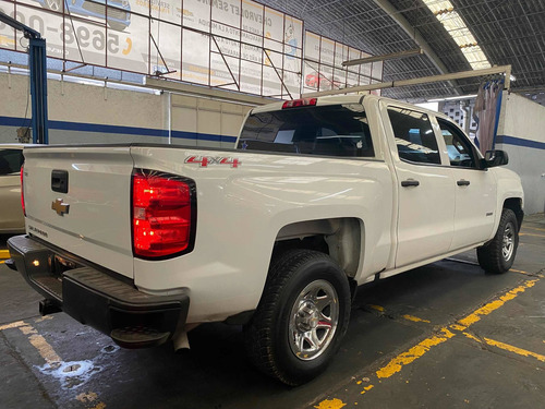 Imagen 3 de 9 de Chevrolet Silverado 2017 5.4 2500 Doble Cabina Ls 4x4 At