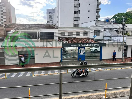 Local En Arriendo En Cabecera Del Llano. Cod A14453