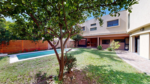 Venta Casa 4 Dormitorios 4 Baños / Pileta B. Jardin Claret