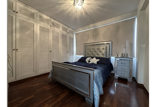 Se Vende Moderno Apartamento En Lomas De Las Mercedes