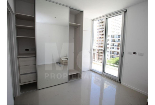 Alquiler 2 Amb, Dormitorio En Suite, Toilette Y Balcón.