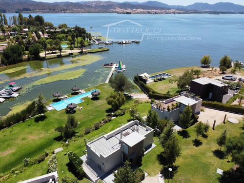 Maravillosa Casa A Orilla De Lago
