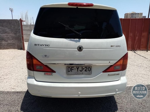Ssangyong Stavic 2011