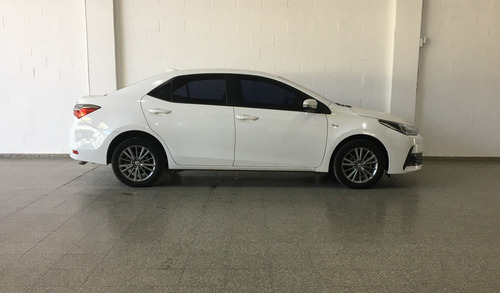 Imagen 10 de 12 de Toyota 2017 Corolla 1.8 Xei L/14 Pack Cvt
