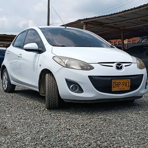 Mazda 2 At 1.5cc 2012