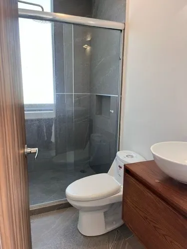 Casa En Venta En Real Del Bosque, Sótano, 4 Recámaras, 4.5 Baños, Equipada, Lujo
