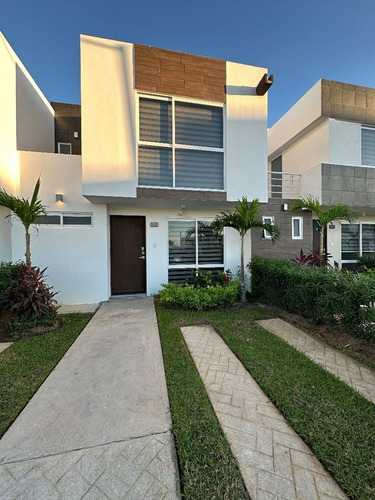 Casa Finamente Amueblada Y Equipada En Zona Diamante Cercad E La Playa