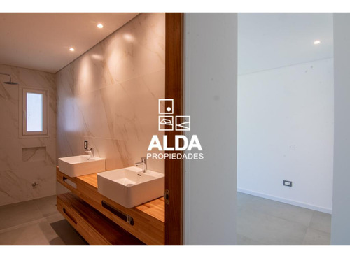 Casa Punta Colorada Piriápolis 2 Dorms Venta Ca501392