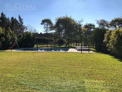 Imagen 1 de 30 de Casa - Los Castores En Venta