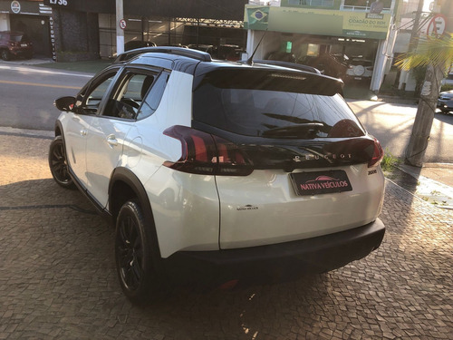 Peugeot 2008 1.6 16V Flex Style 4P Automático