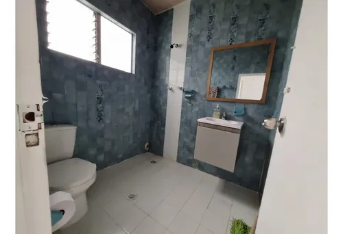 Apartamento En Venta 2do Piso En La Floresta 140 Mt²