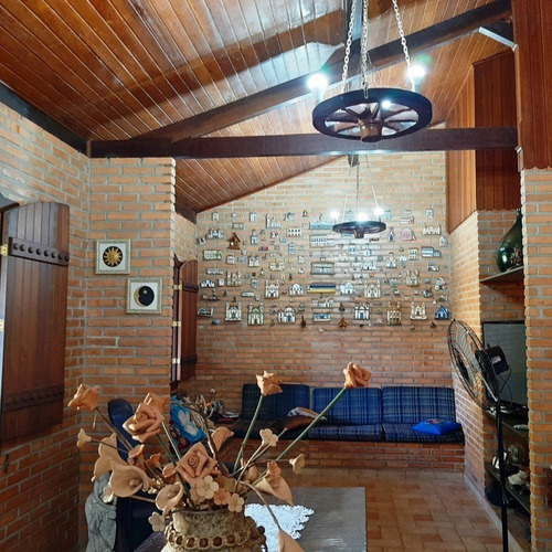 Chácara No Bairro Adriangela Em Ribeirão Das Neves - Ces11