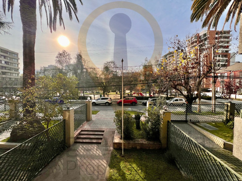 Departamento Frente A Plaza En P De Valdivia / E Yáñez