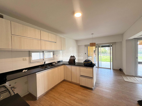 Casa En Alquiler Lote Interno Con Pileta - San Gabriel