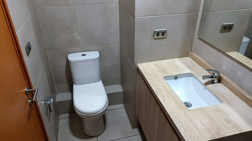 Oportunidad San Miguel 2 Dorm, 2 Baños, Estacionamiento