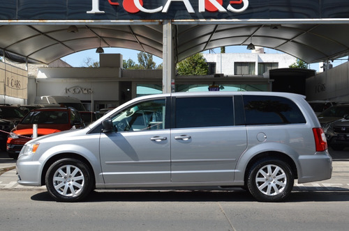 Imagen 2 de 12 de Chrysler Town & Country Li 2016