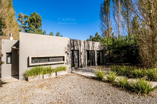 Excelente Casa De Estilo Minimalista En Barrio Privado La Arbolada 