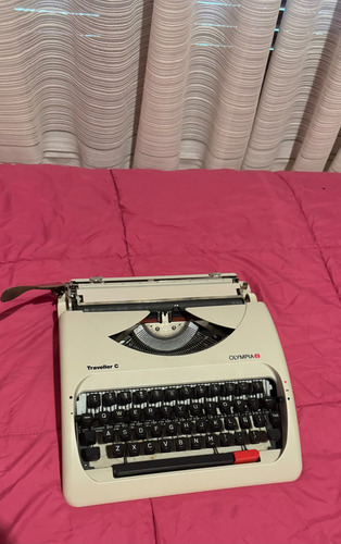 Maquina De Escribir Olivetti (Usado)