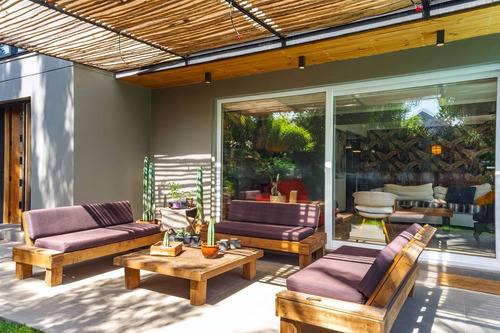 Casa En Venta De 4 Dorm. En Las Condes