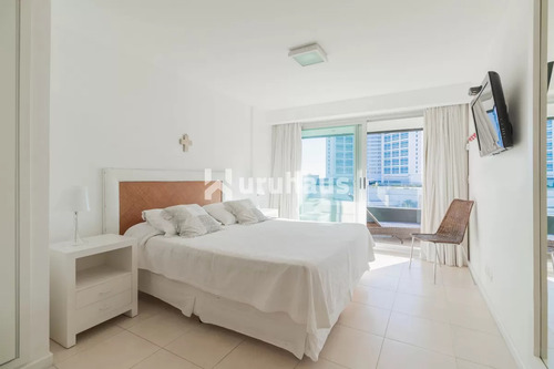 Alquiler Apartamento Tres Dormitorios Punta Del Este Edificio Torre Del Mar