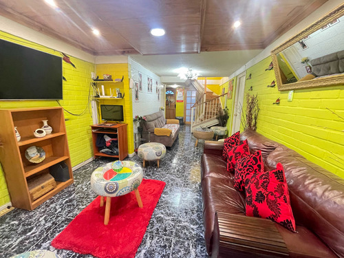 Casa 2 Pisos, 74 M2, 4d+3b+1e, Maipú (79057)