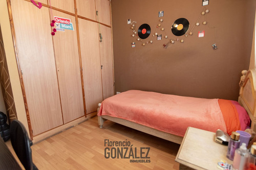Casa 4 Ambientes Con Patio, Jardin Y Cochera. Apto Credito