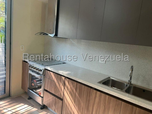 Dennymar, Alquila Bello Y Amplio Twonhouse, Al Este De La Ciudad, Brindándote La Oportunidad De Vivir Con Tu Familia En Ambientes Seguros Y Lleno De Comodidades Semi/amoblado B56986 Contáctame B