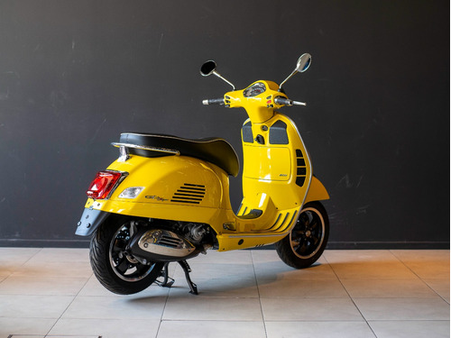 Vespa Gts 300 Super 2023 Amarilla Entrega Hoy