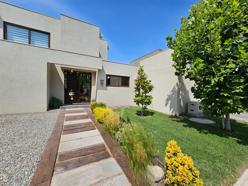 Arriendo En Santa Elena Cercano A Chicuro 3d Y 3b