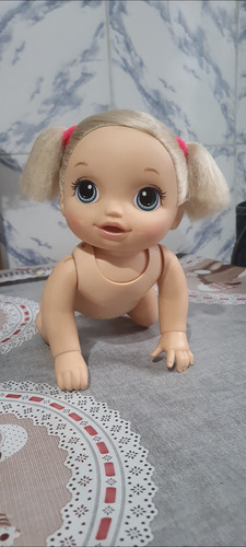 Boneca Engatinha Beiby Alive (Usado)