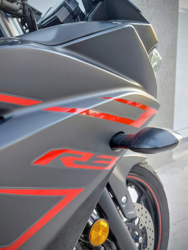 Yamaha R3