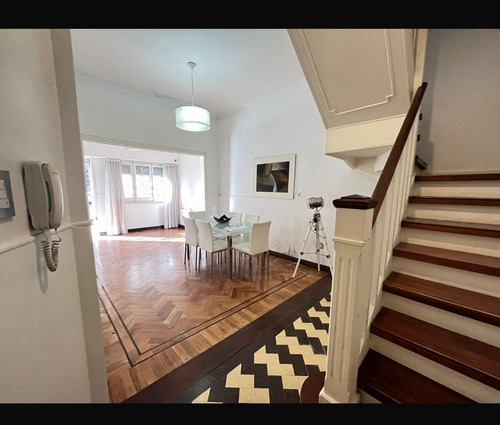 Casa 4 Ambientes En Quilmes Con Patio, Parrilla Y Cochera