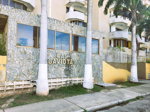 Hermoso Apartamento En Venta En Las Residencias Las Gaviotas, Estratégicamente Ubicado En La Urbanización Jorge Coll, Margarita. (a.p)