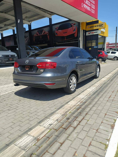Volkswagen Jetta 2.0 Comfortline Flex 4p Manual