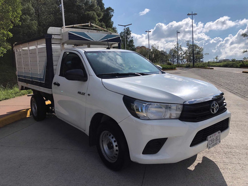 Imagen 8 de 12 de Toyota Hilux Cabina Sencilla