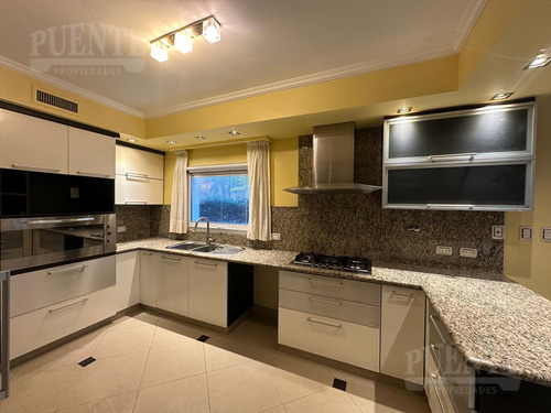 Importante Casa En Venta En Saint Thomas Sur 4 Dormitorios Escritorio Y Dependencias
