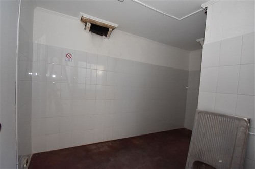 Imagen 8 de 13 de Local Comercial En Venta En Santiago