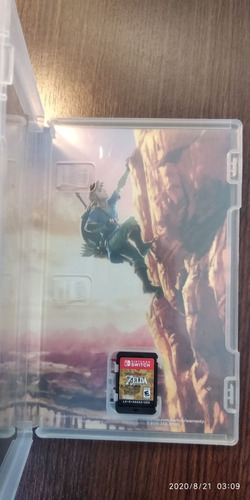 Nintedo Switch + Zelda Breath Of The Wild